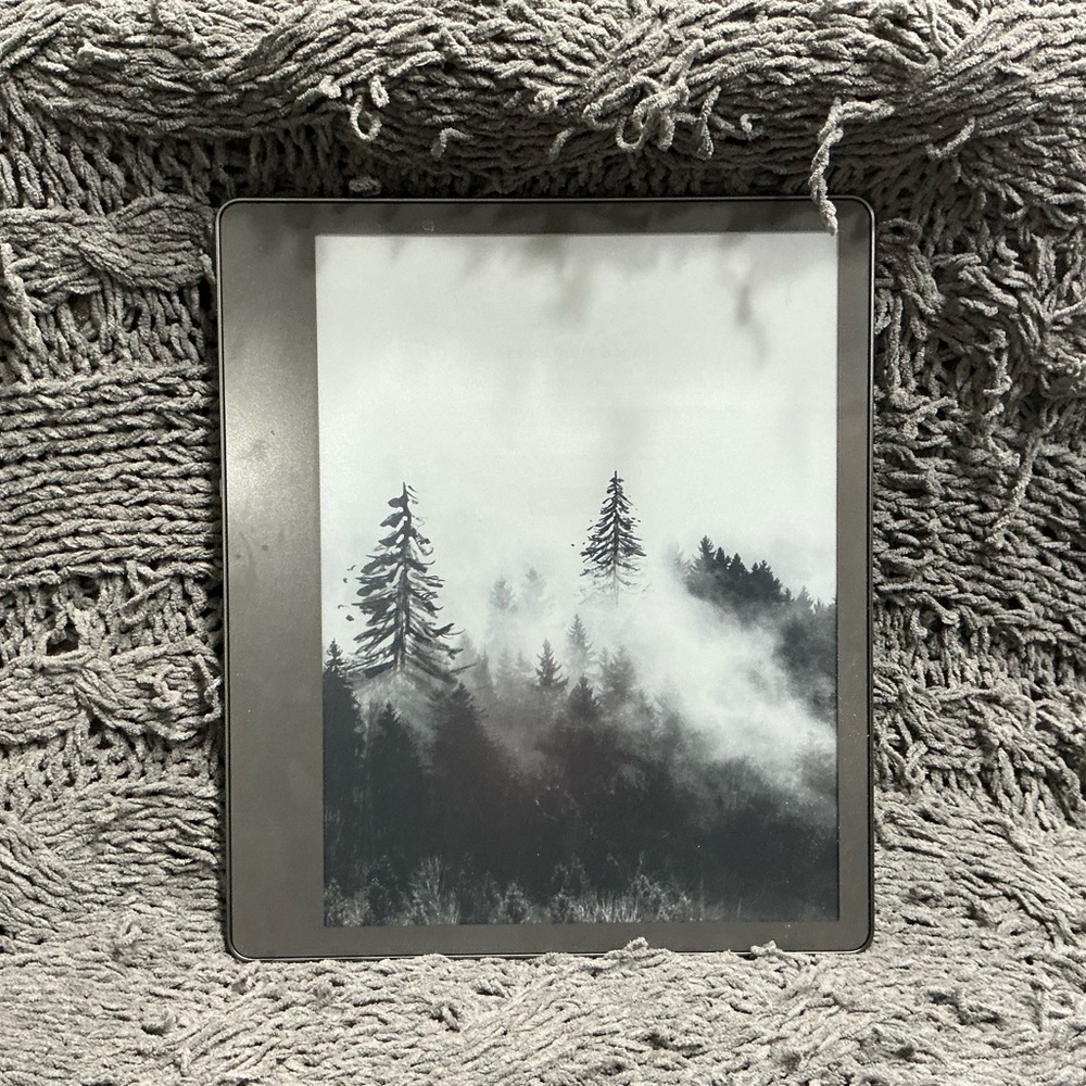 Kindle Scribe with pen and Case